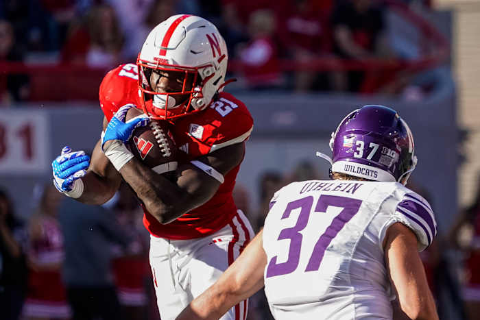 Emmett Johnson 2Q run 2023 Nebraska vs Northwestern football USATSI_21702104